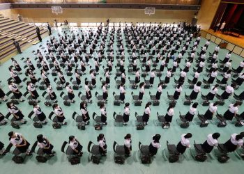 Black hair, white underwear: A battle resumes over Japan’s bizarre school rules