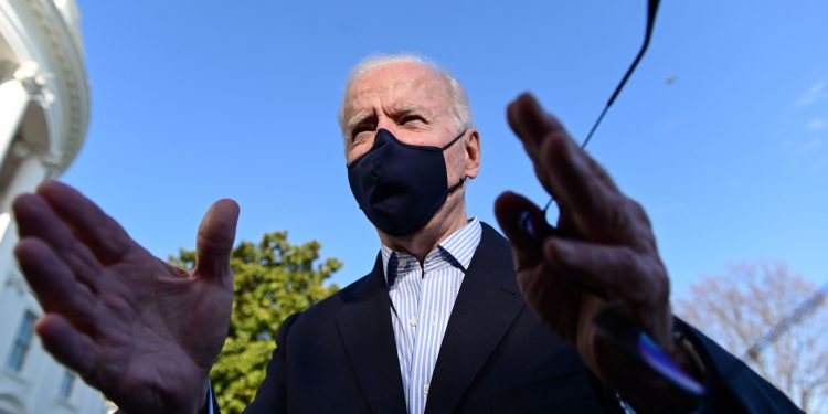 White House considers splitting $3 trillion recovery plan into two bills