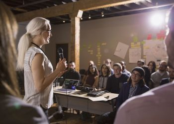 7 Effective Delivery Skills for Public Speaking