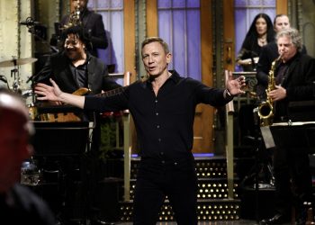 Ladies and gentlemen ... the weekend, brought to you by Daniel Craig and a teen in OC