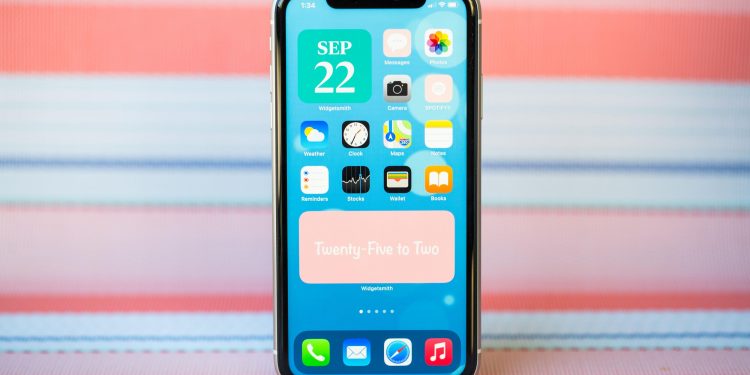 013-streaming-services-app-screen-iphone-11-pro