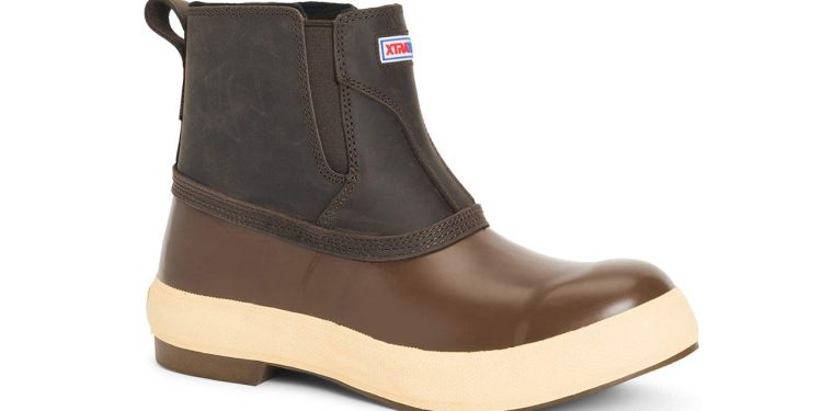 18 Best Men's Rain Boots in 2022: Hunter, L.L.Bean, Timberland, and More