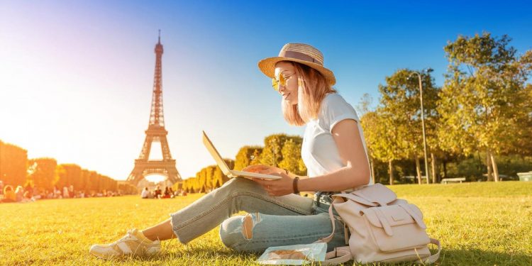 10 Entrepreneurs Share Tips For Running A Location Independent Business