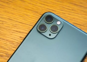 SHANGHAI, CHINA - 2019/09/20: Apple's iPhone 11 Pro Max which features triple rear cameras seen at an Apple retail store at the IFC Mall in Pudong New Area, Shanghai. Apple launched sales of its latest iPhone 11 series in China. (Photo by Alex Tai/SOPA Images/LightRocket via Getty Images)