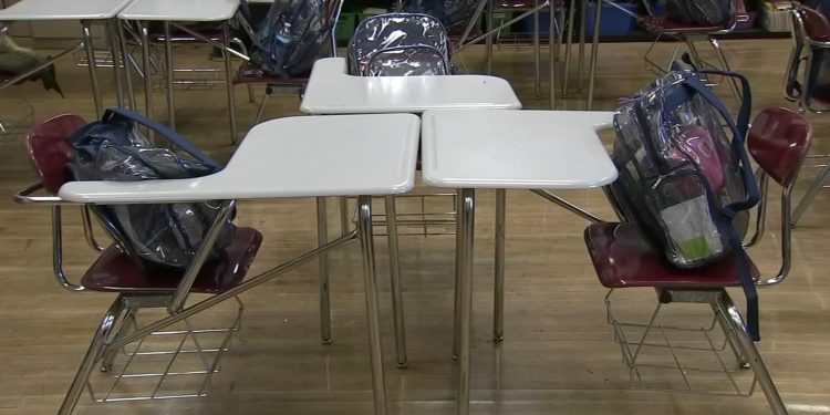 Chicago Public Schools gives COVID update as CTU expected to vote Tuesday on remote learning walkout