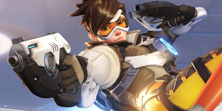 How many players does Overwatch have?