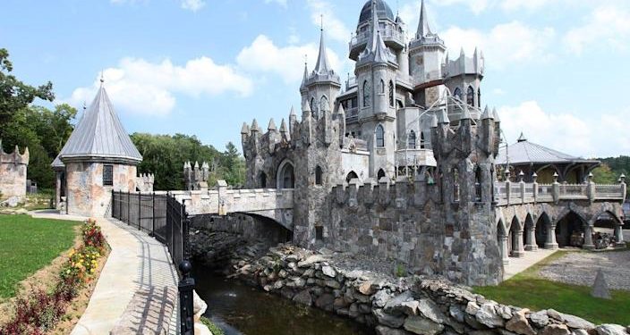 Alternate view of the castle where moat is in sight.