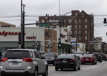 3 pedestrians killed, at least 1 hurt in South Shore crash