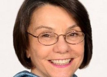 Ecker Center director Karen Beyer, of Elgin, dies of lung cancer