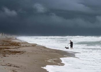 Florida prepares for Hurricane Ian's impact