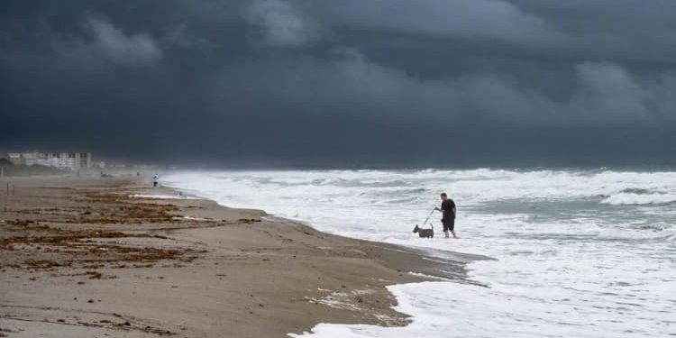 Florida prepares for Hurricane Ian's impact