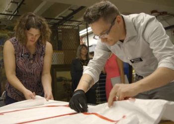 See the moment a stolen de Kooning returns 'home'