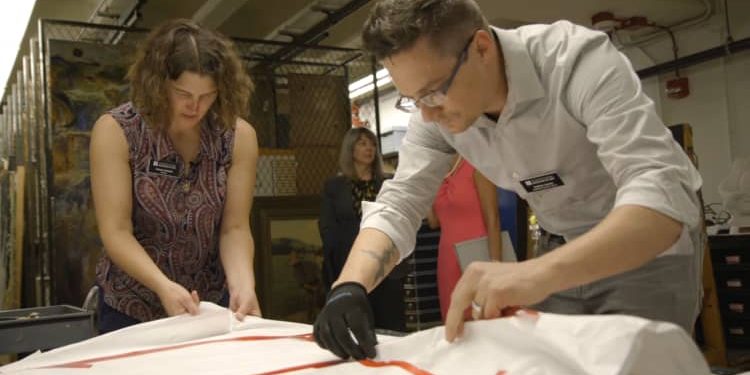 See the moment a stolen de Kooning returns 'home'