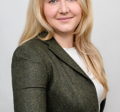 Is It Time for a New Headshot? Here’s What You Need to Know