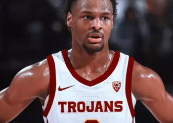 From Highlight Dunk to Stellar Defense, Bronny James Continues to Impress in USC Win