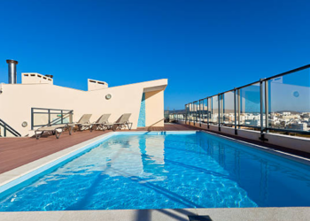 Most Beautiful Rooftop Pools in Chicago