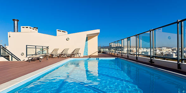 Most Beautiful Rooftop Pools in Chicago