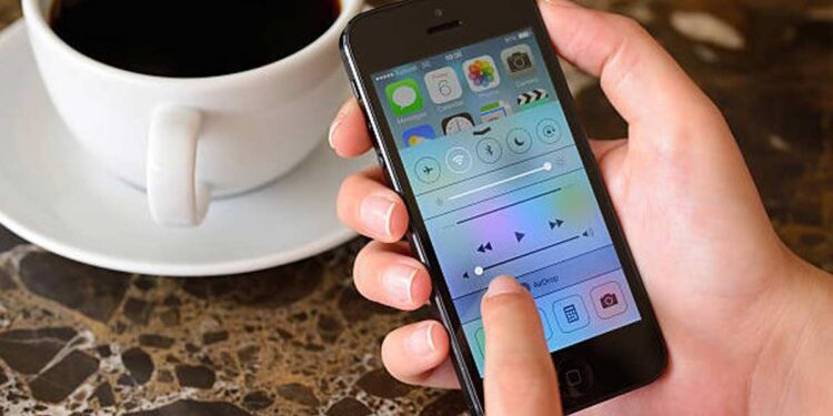 Having-trouble-with-AirDrop-Discover-ways-to-resolve-the-issue